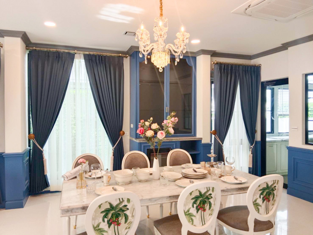 Newly Decorated Single House in Nantawan Rama 9 - Elegant Family Home