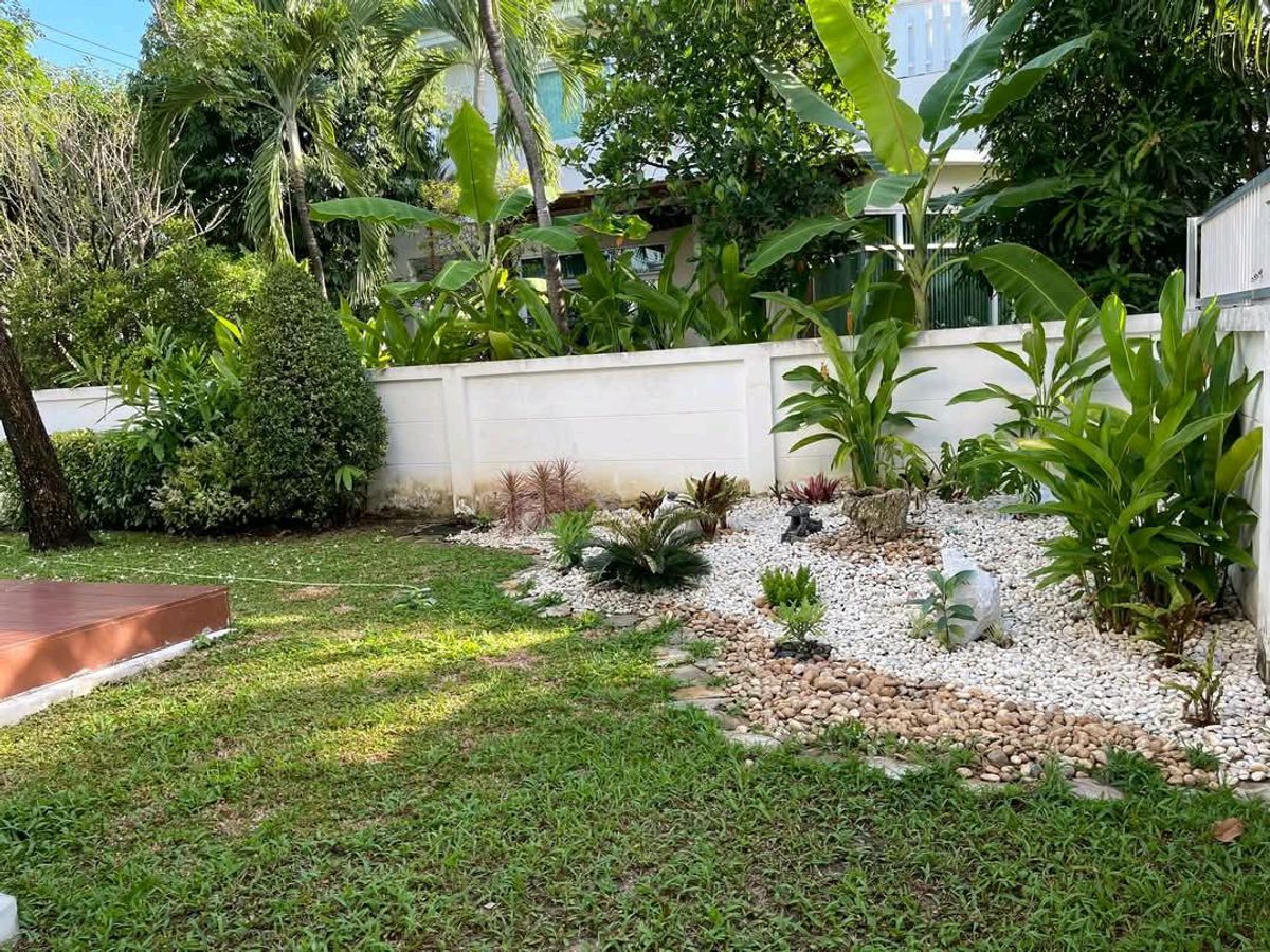 Fully Furnished 2-Story House near Rama 9 with Multiple Amenities