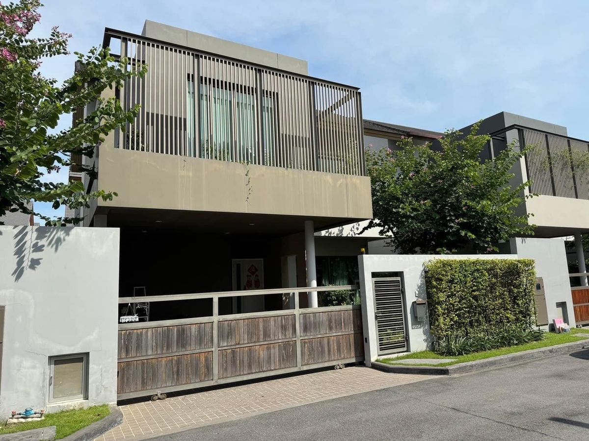 Private Nirvana North Townhouse near Ram Inthra Express