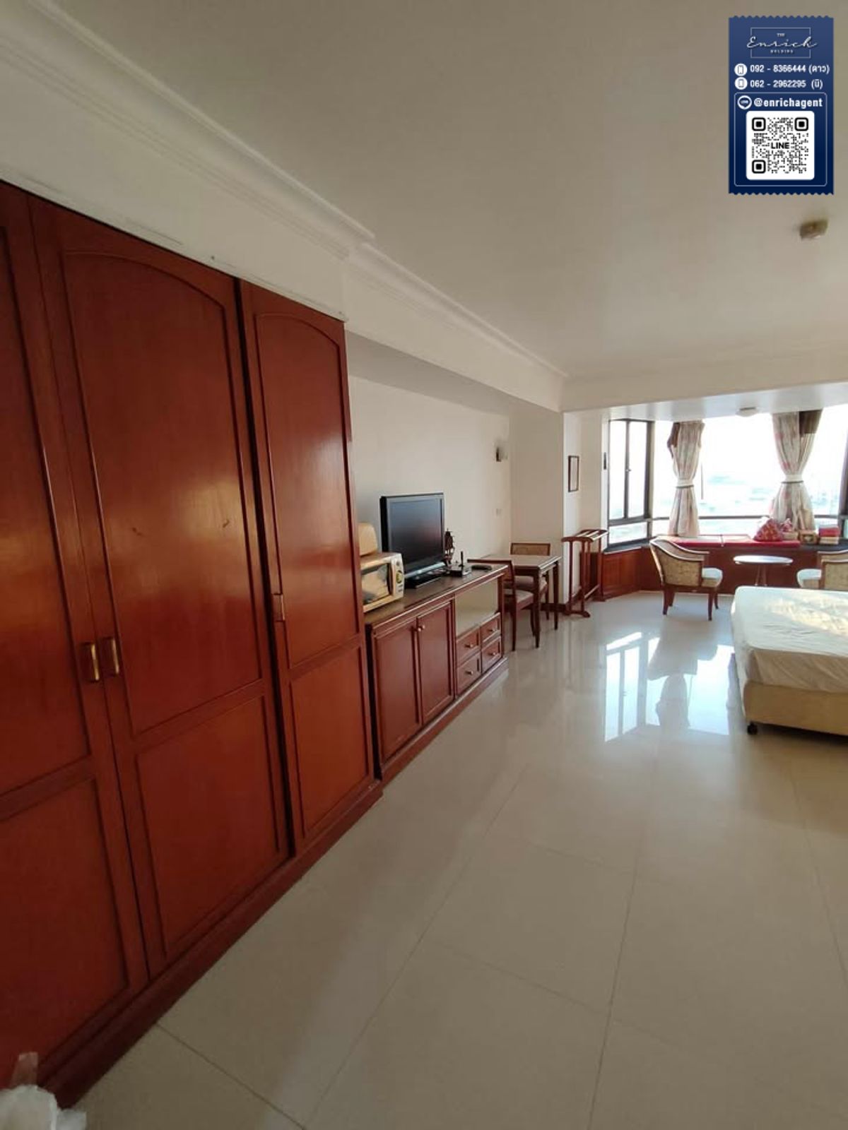 Juldis River Mansion Studio Apartment with River View