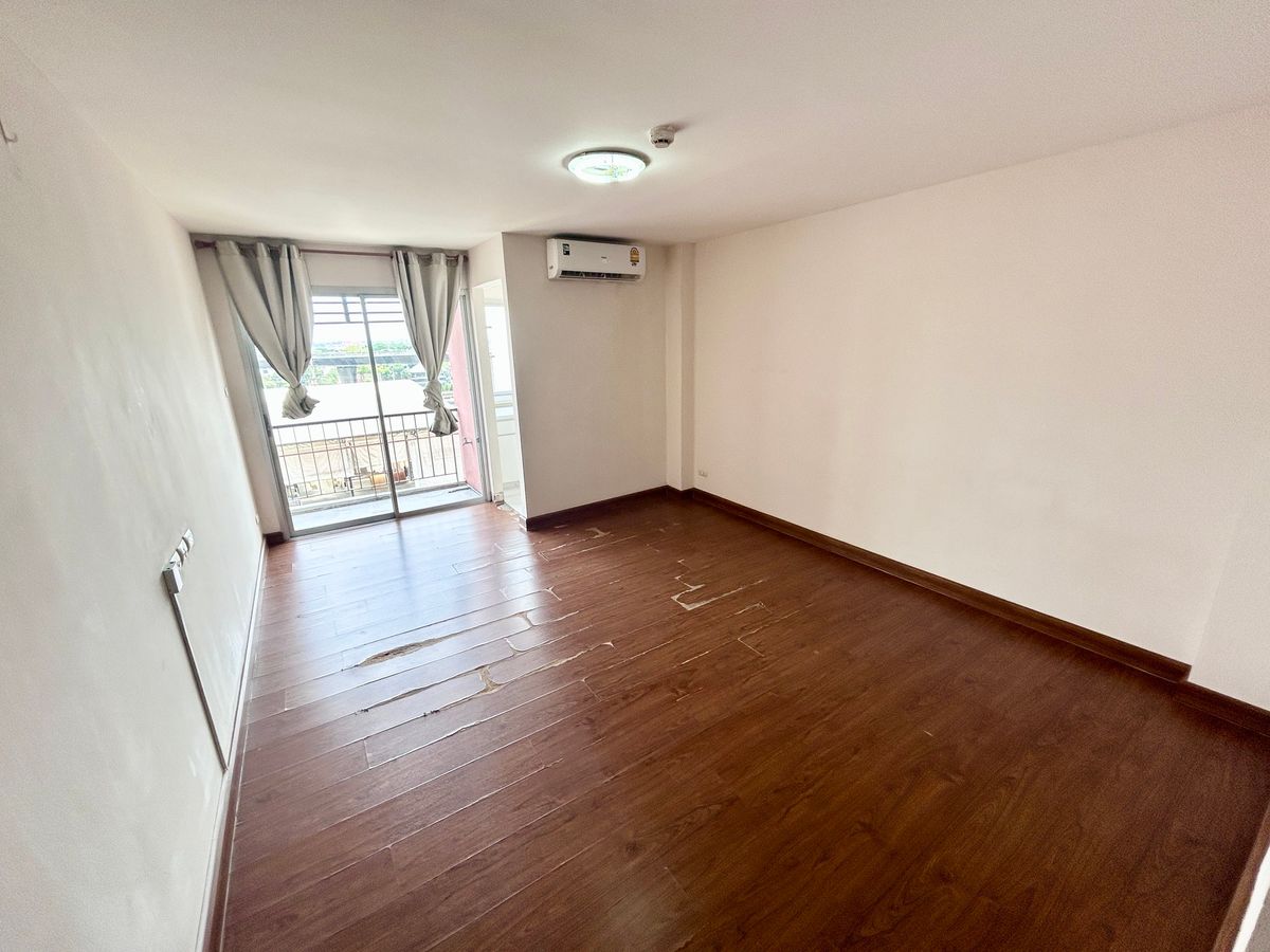 B Condo Bangna - Студія зі свіжим ремонтом