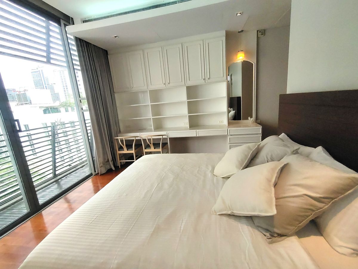 Luxury 3 Bedroom Condo in Sukhumvit, Prime Location