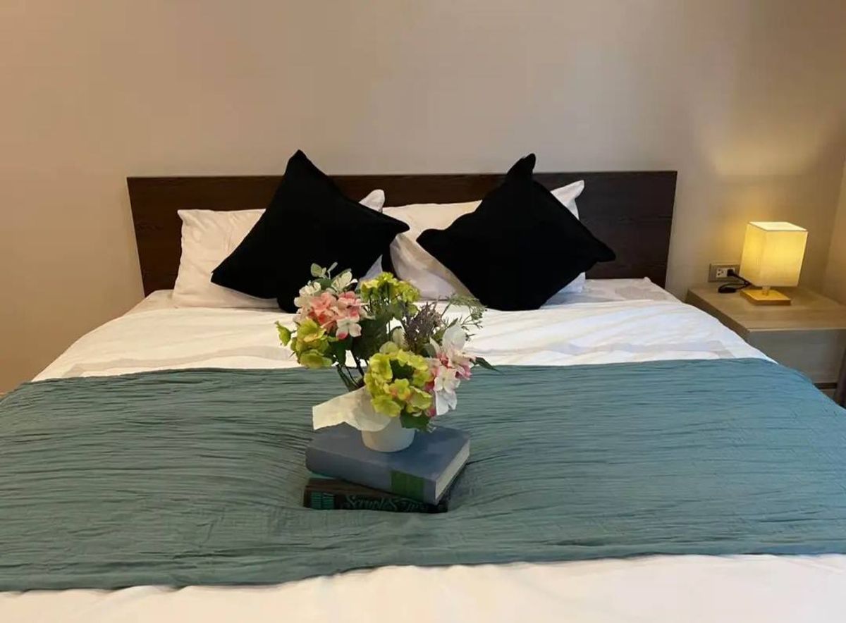 1 Bedroom Condo near BTS Ekkamai, Fully Furnished