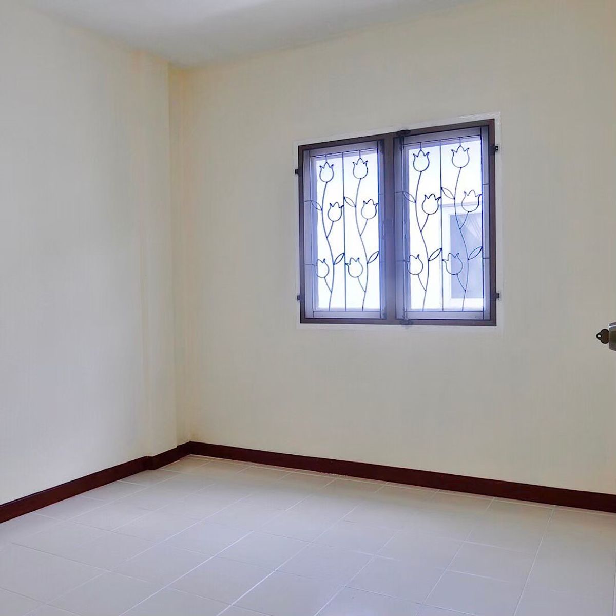2-Floor Townhouse in Lalie Ville 1, Phraeksa, Samut Prakan