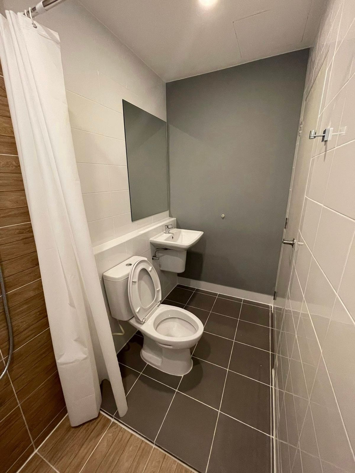 Fully Furnished 3-Bedroom Rental with Parking
