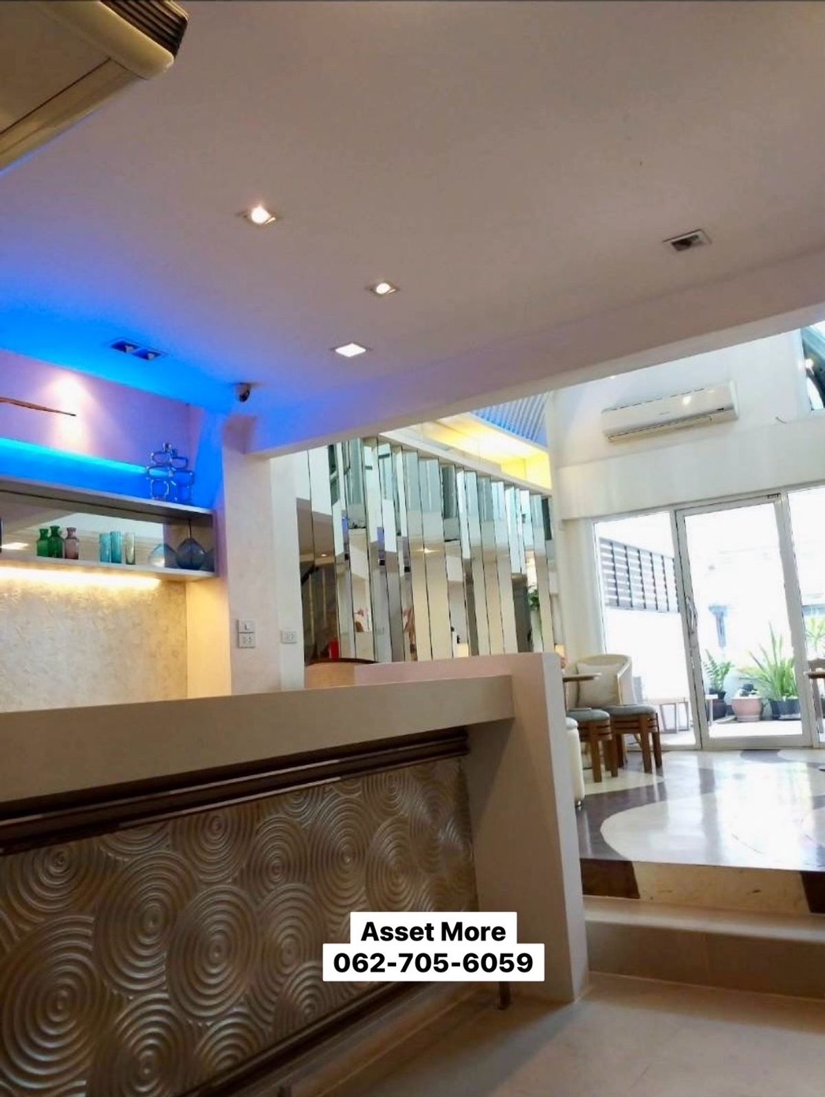 5-Story Townhome with 7 Bedrooms near BTS Phrom Phong