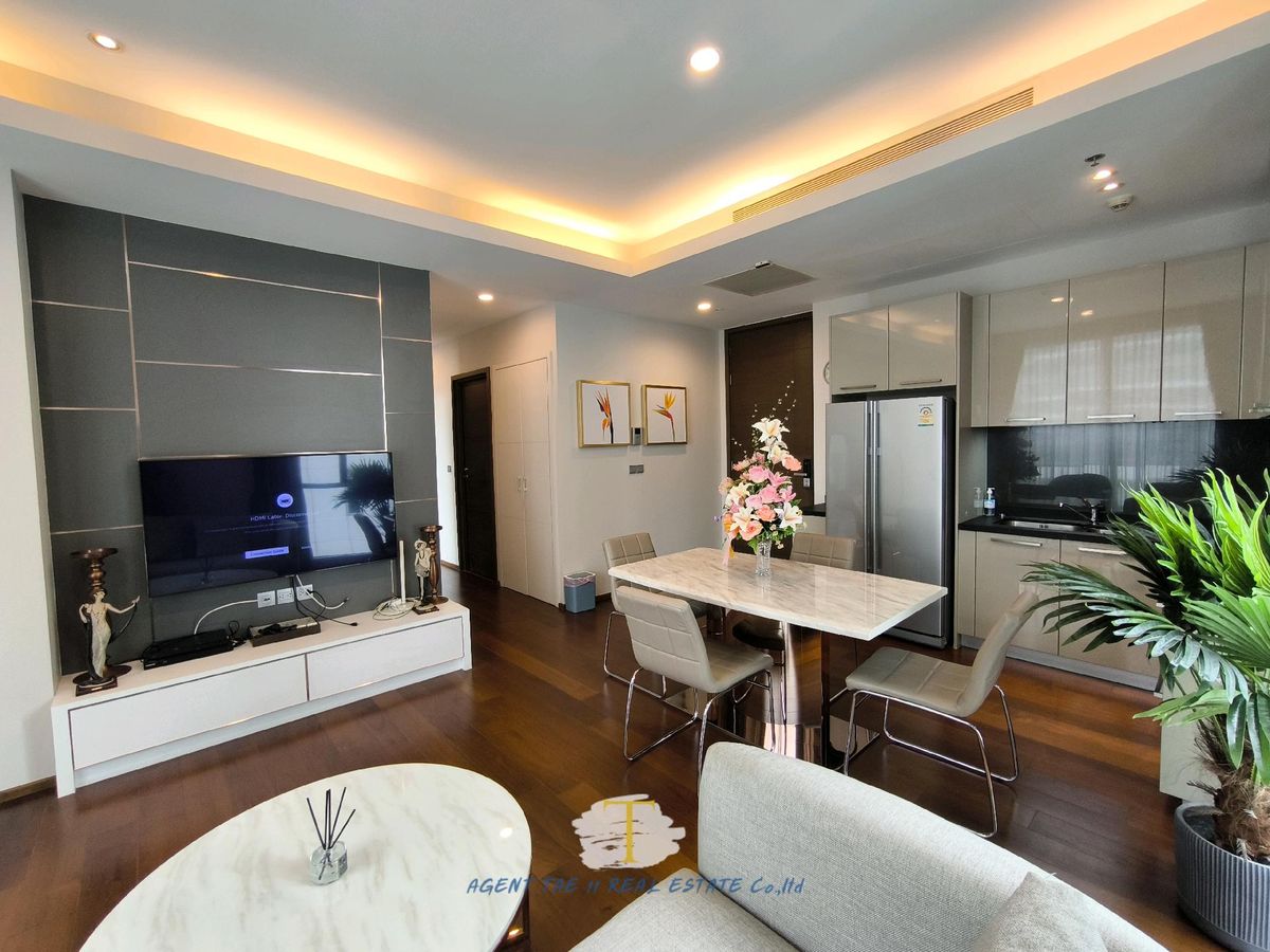 Sansiri компаниясының Quattro - Thonglor Soi 4-тегі 2 жатқа бөлмелі кондо