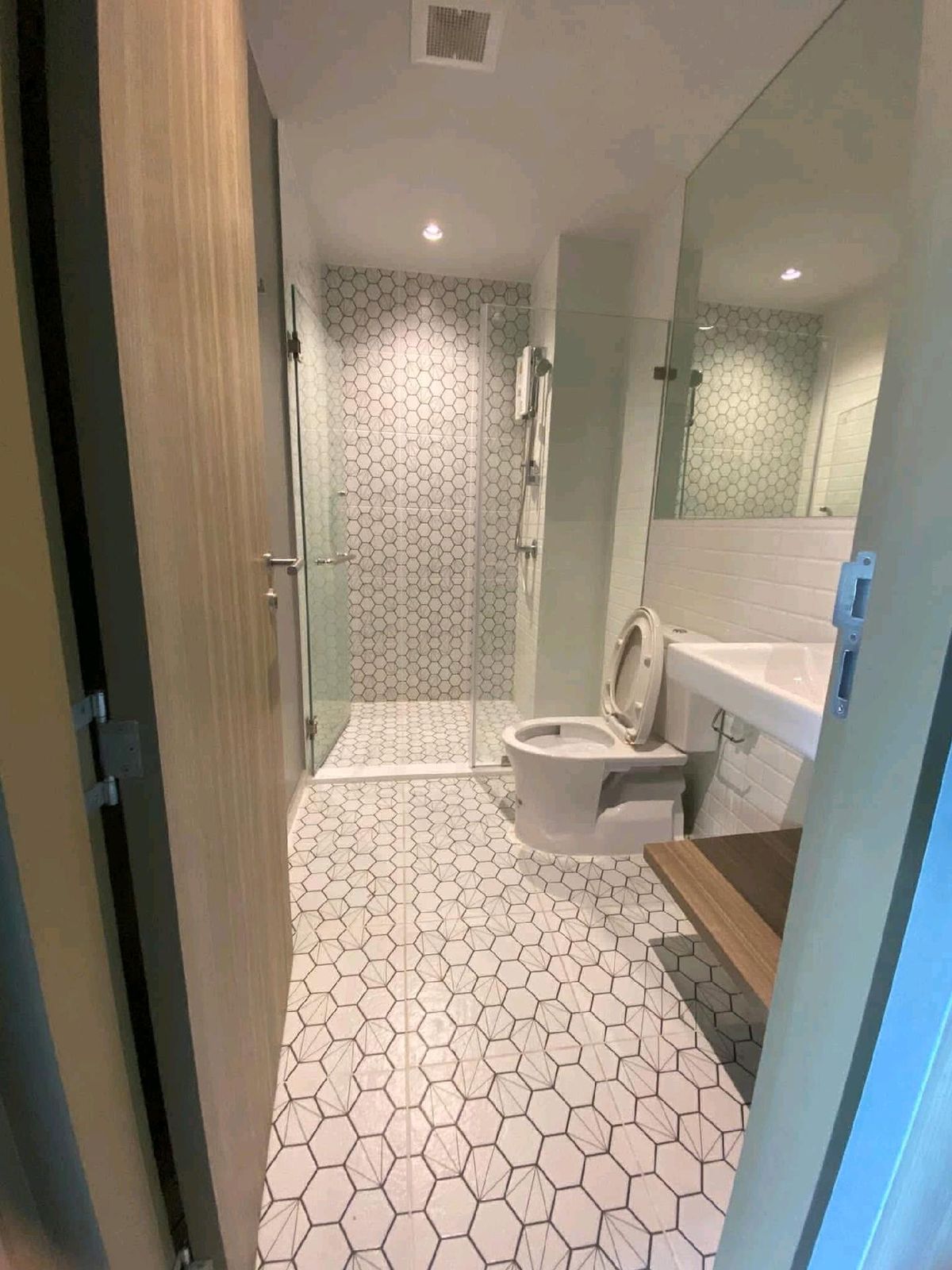 Altitude Unicorn Sathorn-Taphra Loft Condo Near BTS