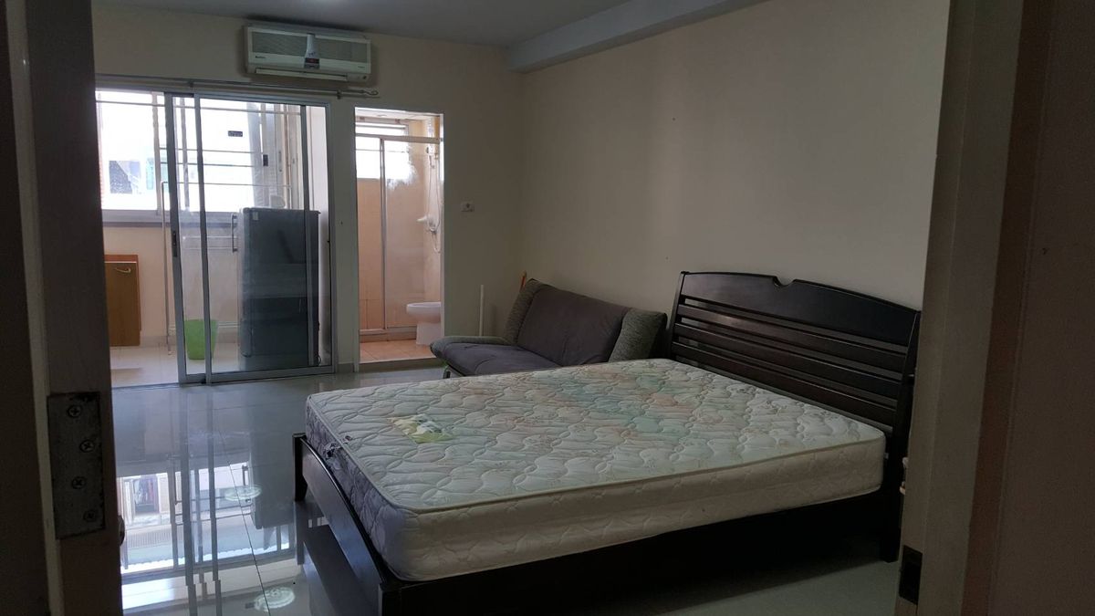 City Home Ratchada Studio Apartment