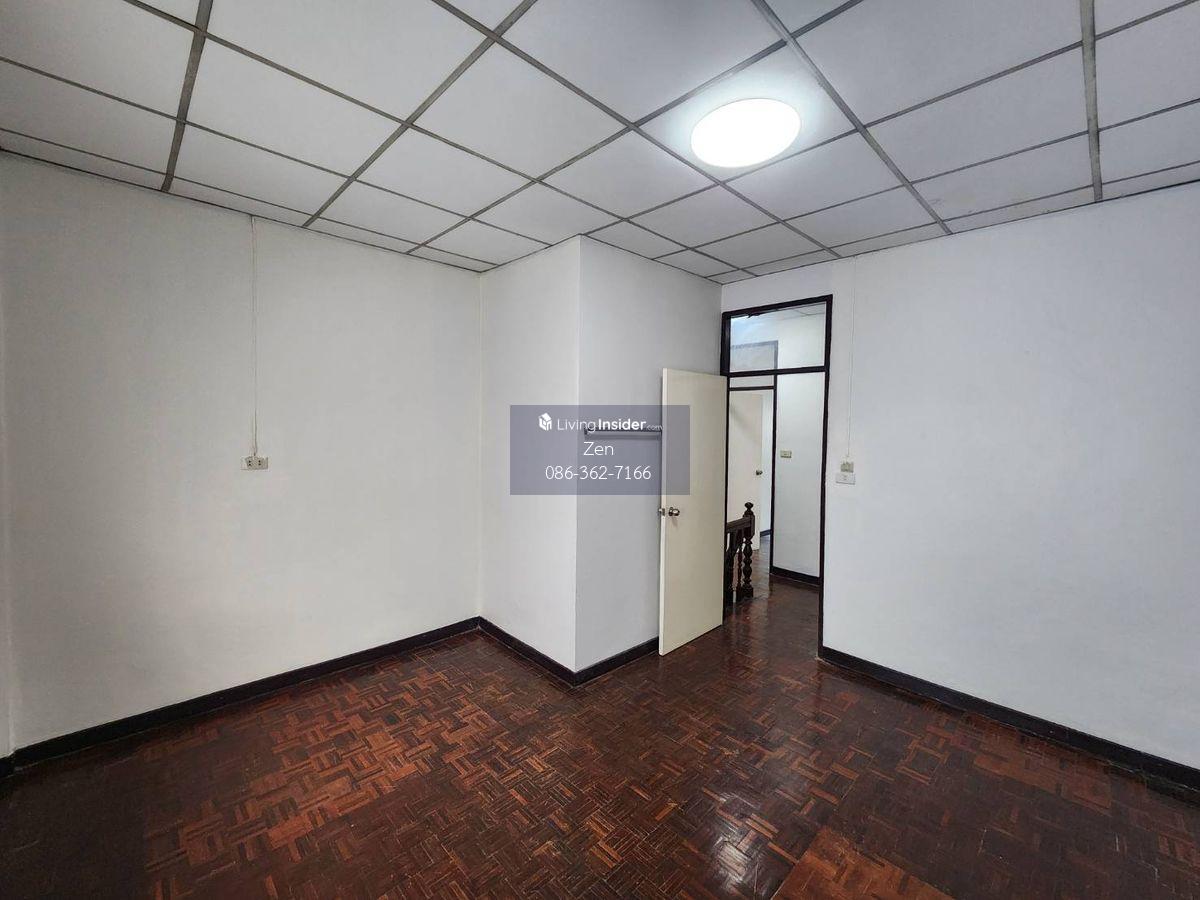 2-floor townhouse near Ram Inthra Express Market