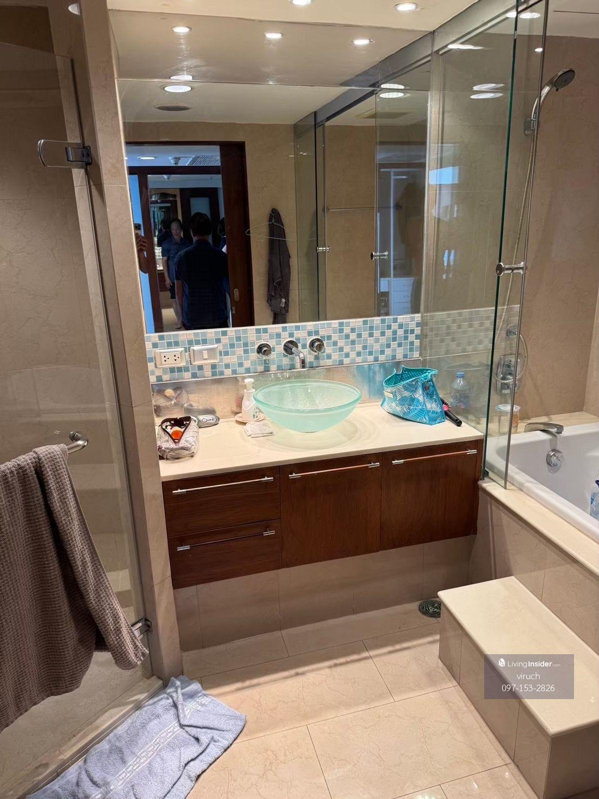 1 Bedroom Apartment near Central Bang Rak with Complete Furniture