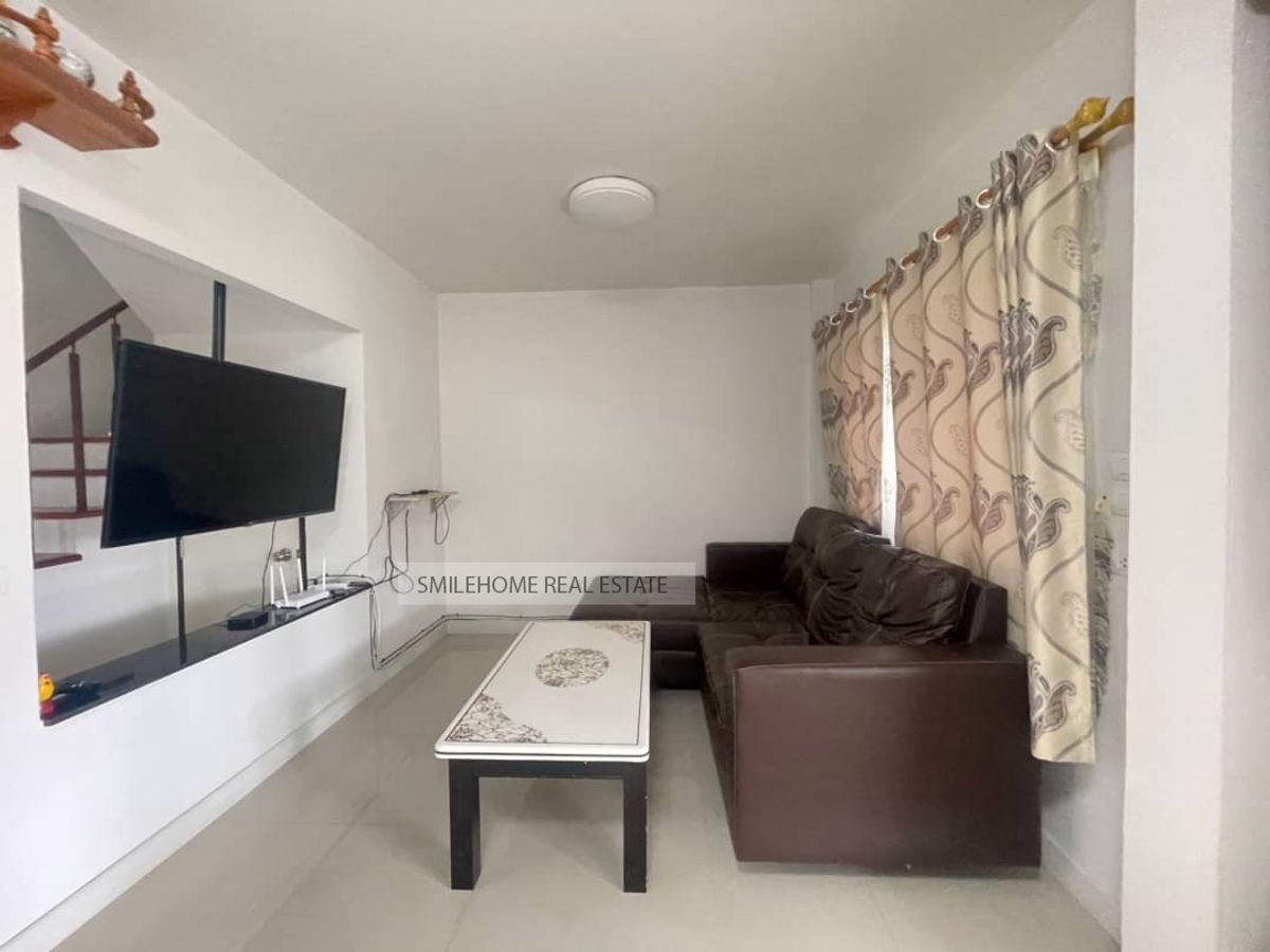 2-Story Fully Furnished House with 3 Bedrooms Near Amenities
