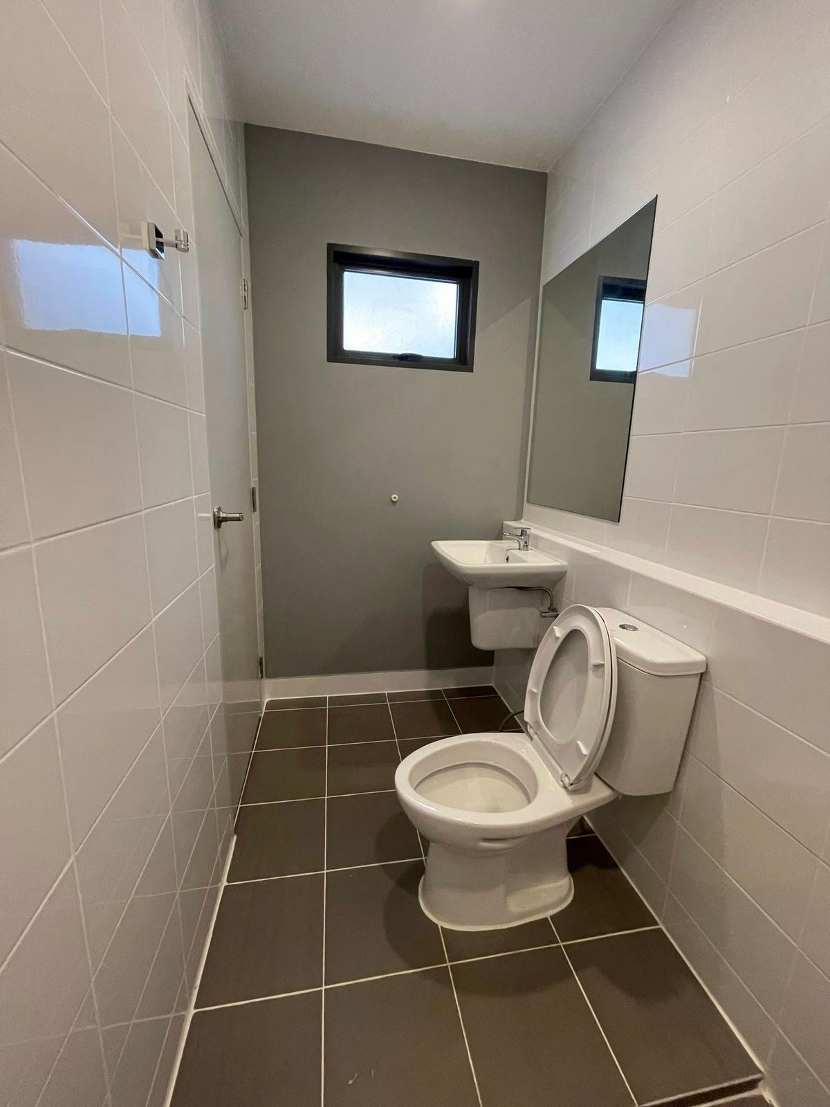 Fully Furnished 3-Bedroom Rental with Parking