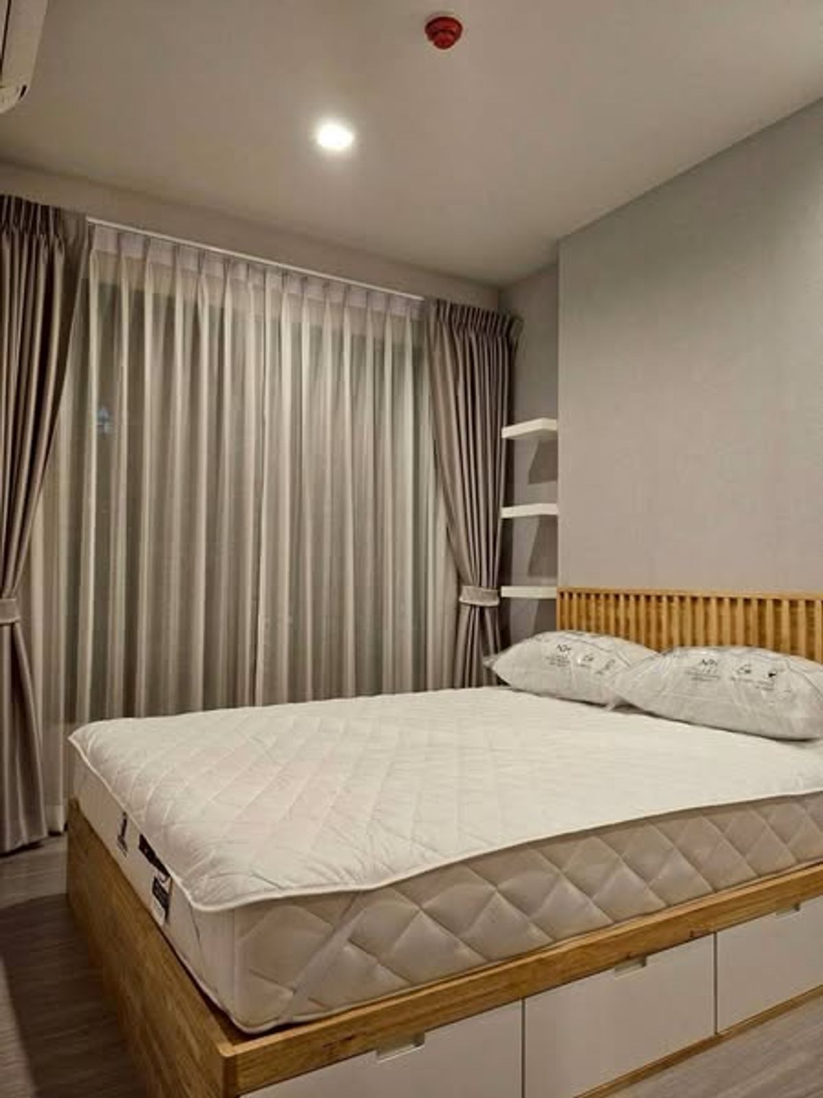 Life Asoke Highness Rental - Near MRT Rama 9