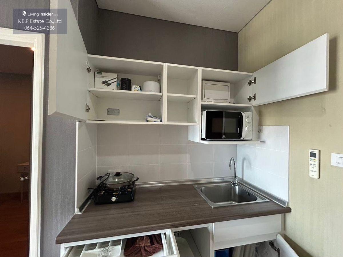 Lumpini Place Ratchada-Sathu Кутова кімната з меблями