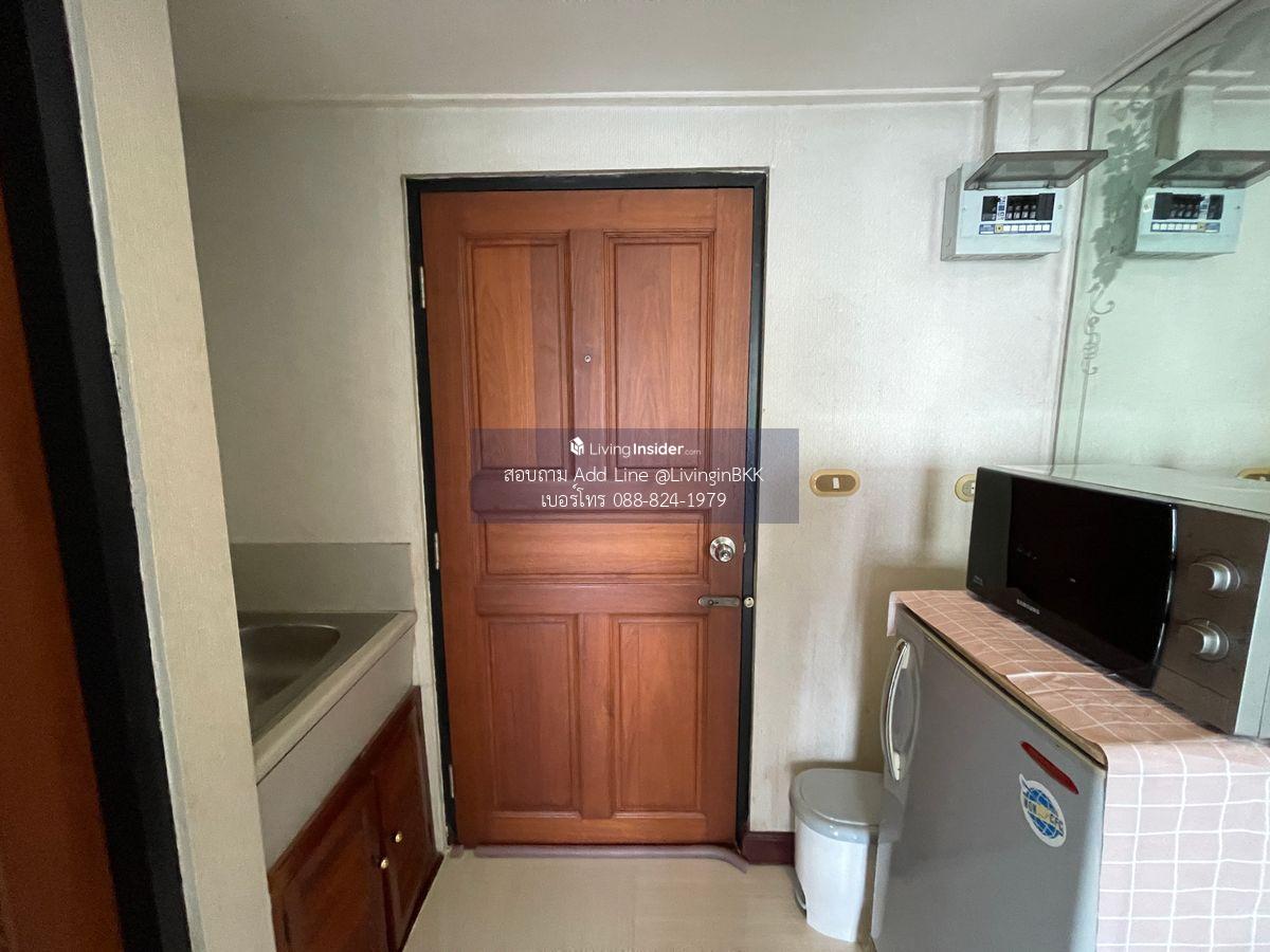 Studio Apartment near BTS Phayathai Station, Fully Furnished