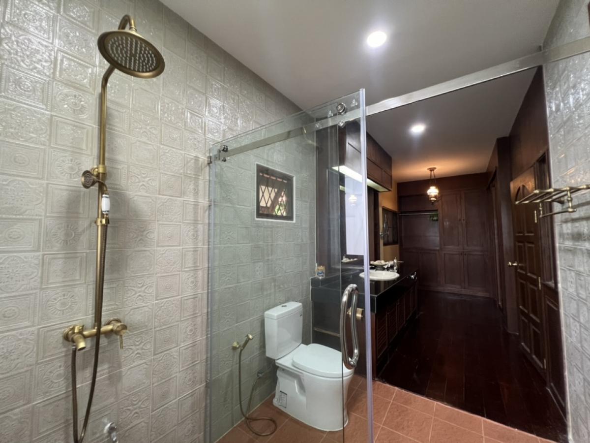 2-Story Wooden House with Pool in Mae Rim, Near Prem International School