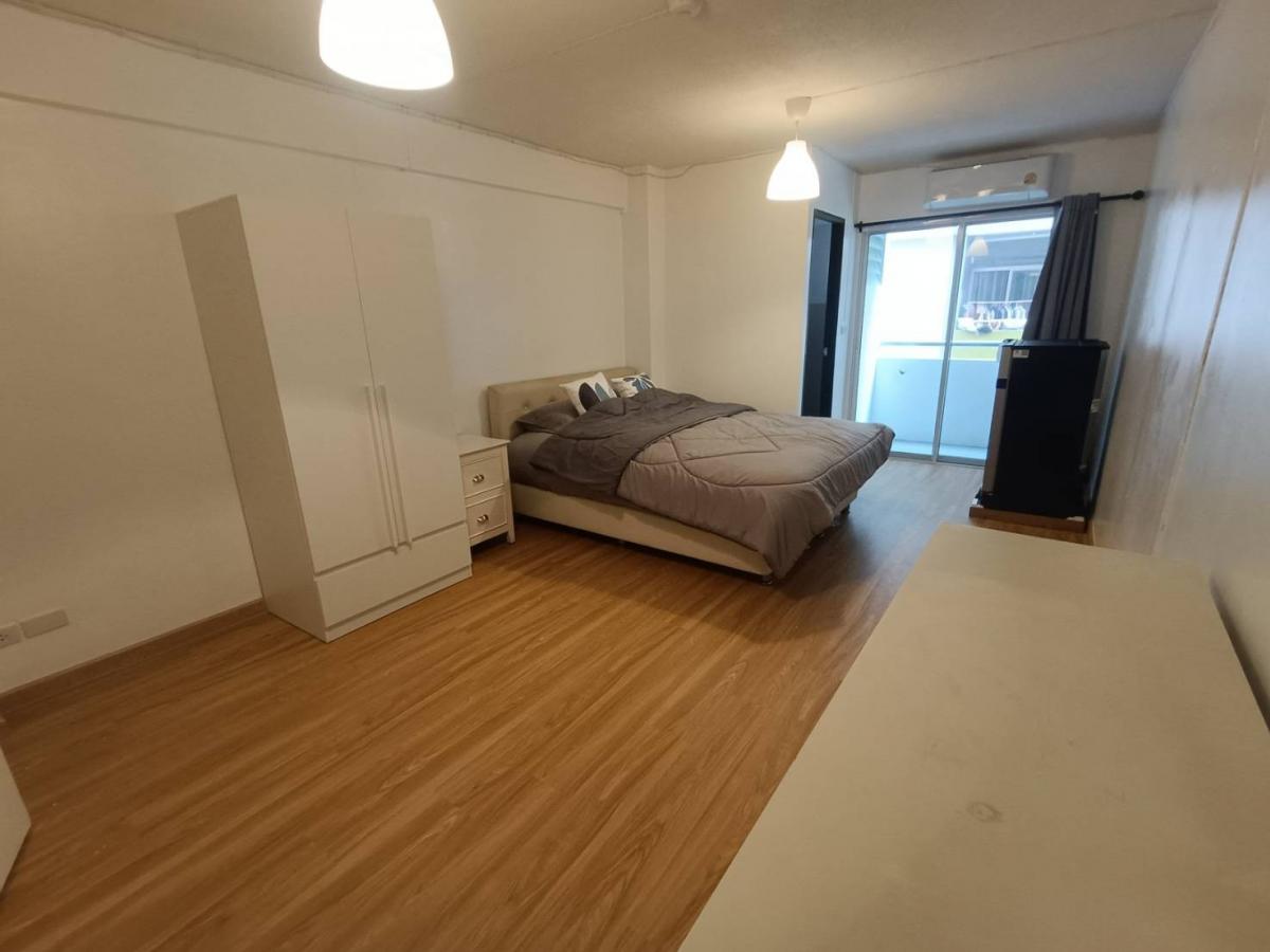Newly Renovated Room Near Lak Song MRT Station