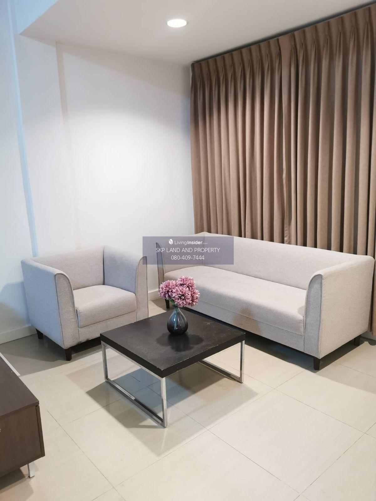 Townhouse near Kaset Nawamin with 3 bedrooms and 4 bathrooms