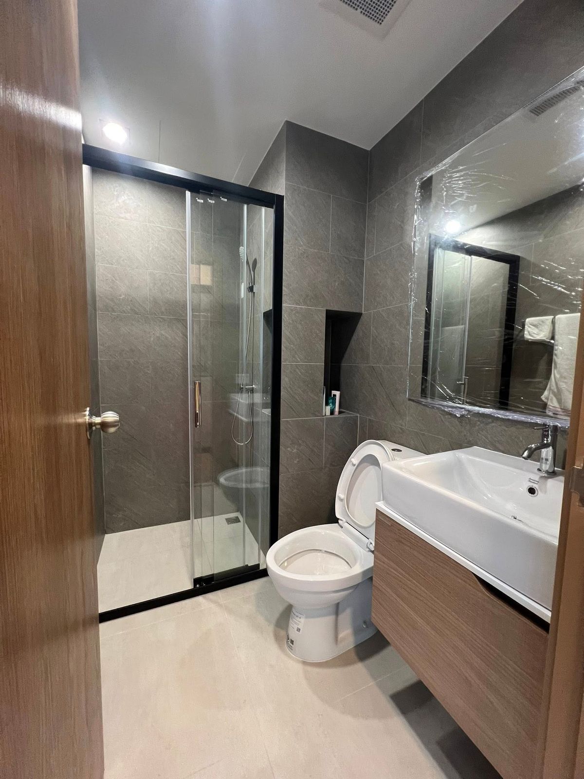 1 Bedroom Condo near MRT Lams Lam
