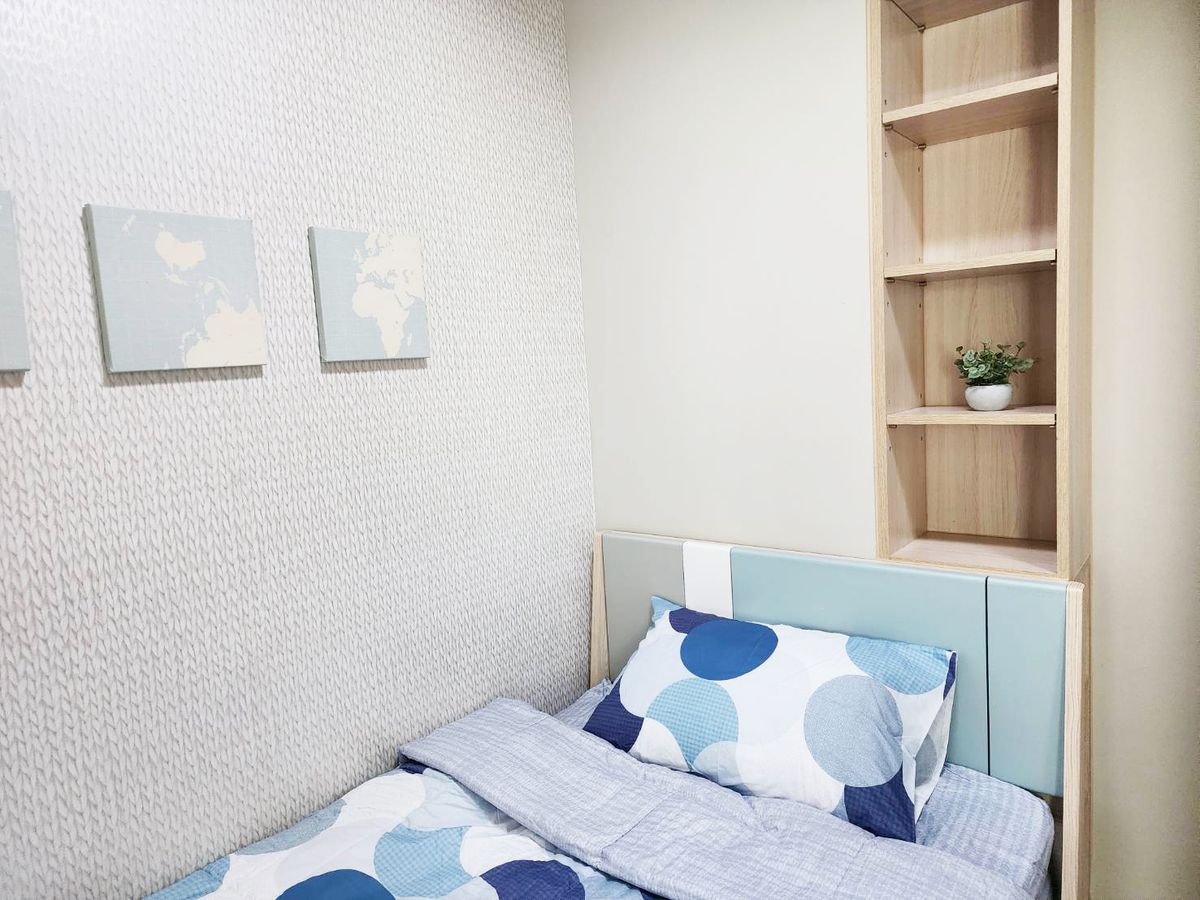 2 Bedroom Corner Condo, Fully Furnished, Convenient Location