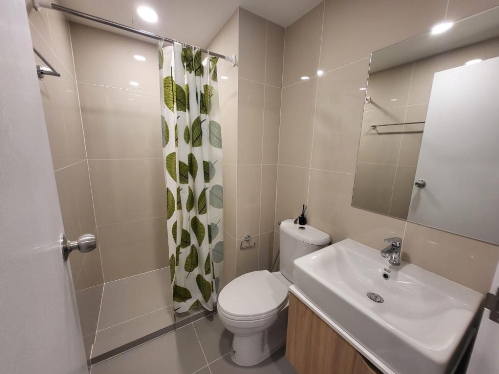Brand New Flexi Sathon-Charoen Nakhon Rental Room