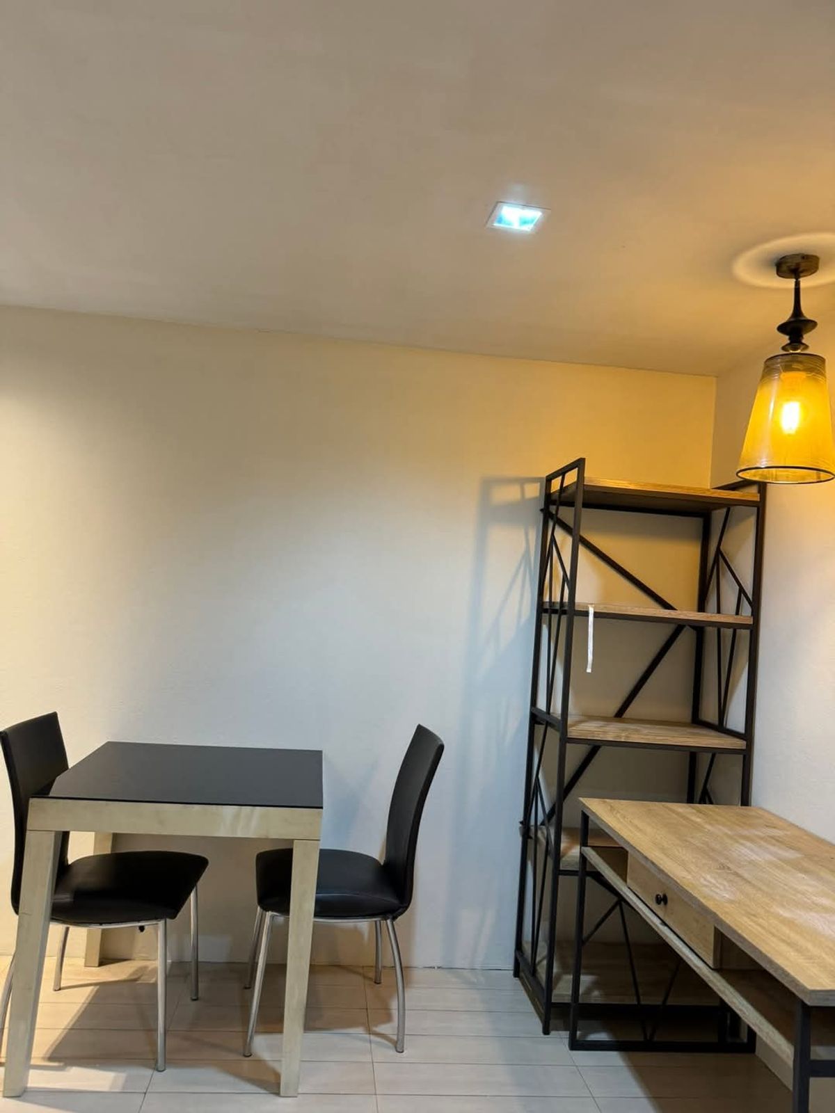 Fully Furnished 1 Bedroom Apartment near Platinum