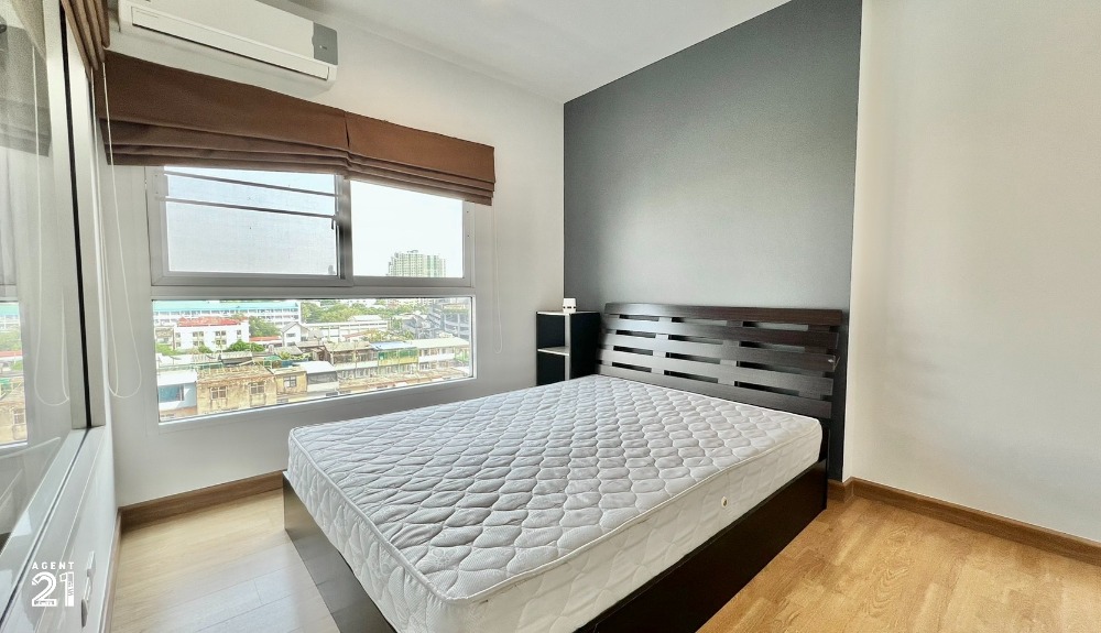 Fully Furnished 1-Bedroom Apartment Near BTS Stations