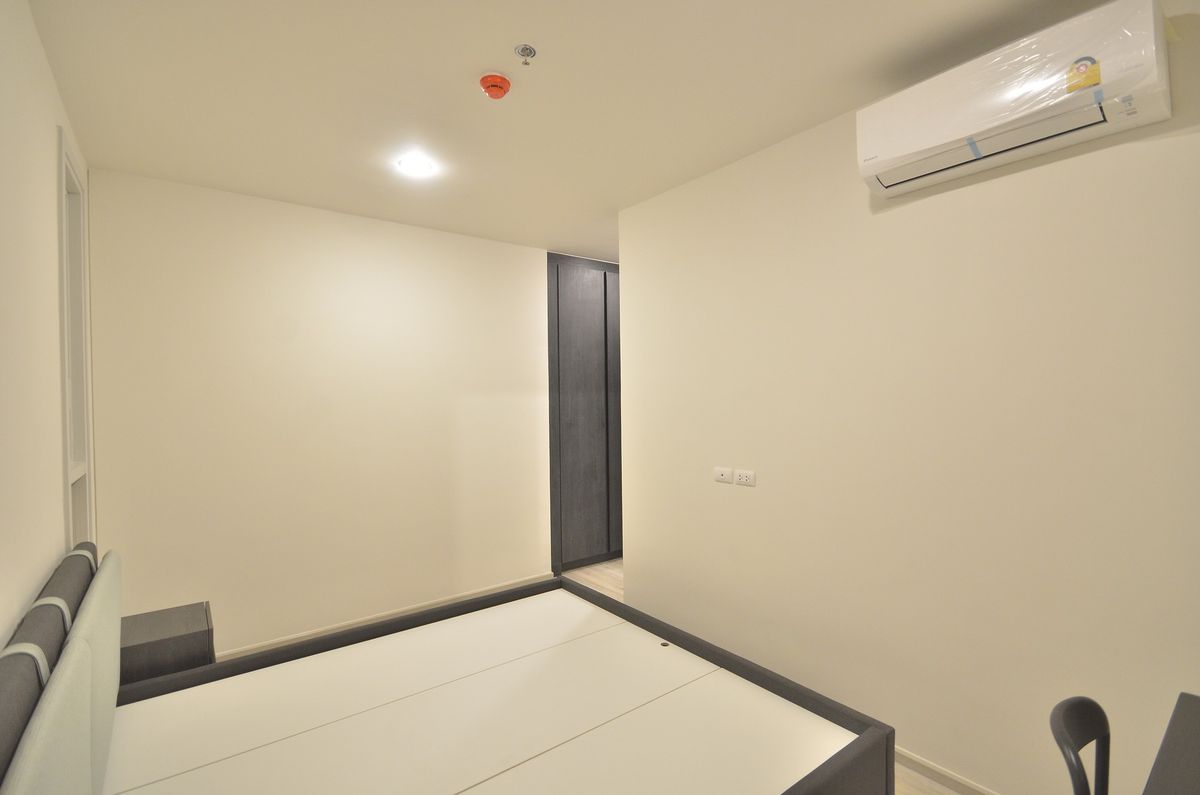 XT Huaikhwang - MRT маңындағы 2 жұмақты, 2 жуынатын бөлмелі пәтер