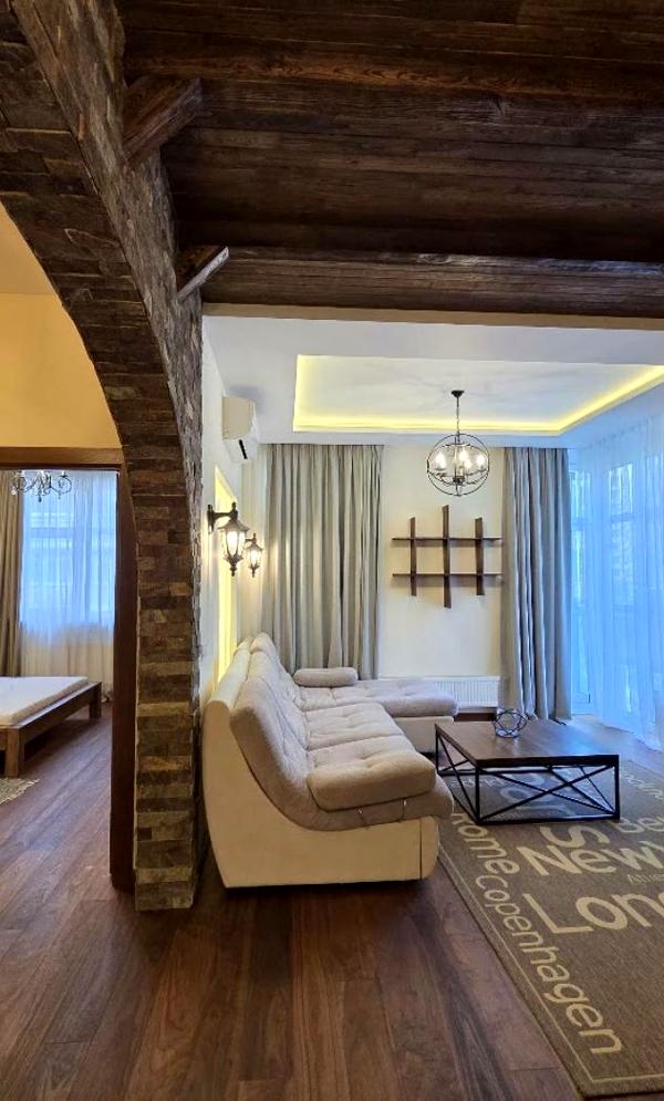 Stylish Apartment in French Quarter Complex, Kyiv