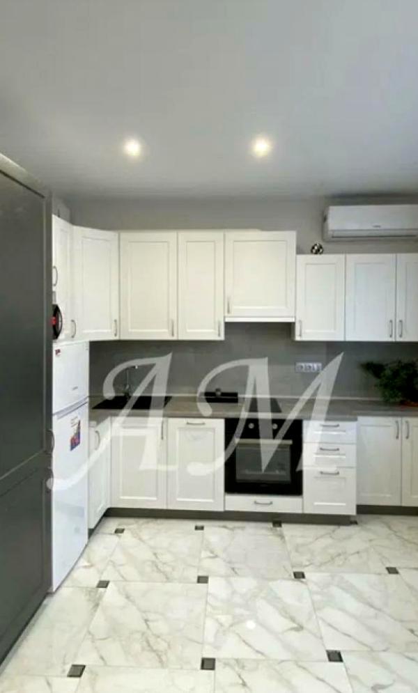 1-Room Smart Apartment near Vasylkivska Metro, Fully Furnished