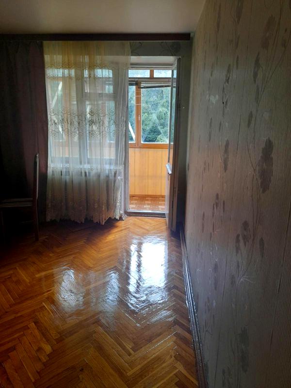 Cozy Apartment near Klovska Metro with Modern Amenities
