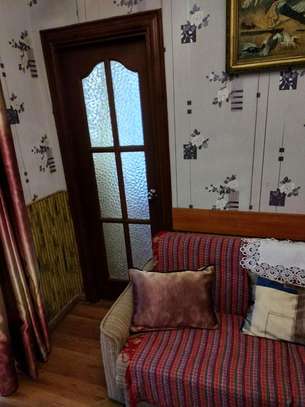 Room for Rent in 4-Room Apartment on Volodymyra Velykoho Street