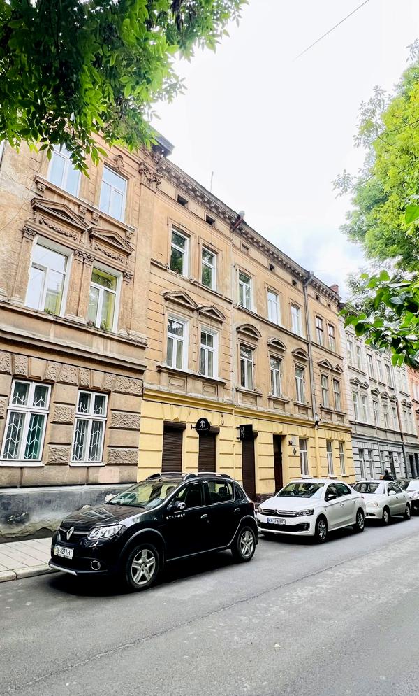 2-Room Apartment on Meretyna Street with Full Furnishing and Renovation