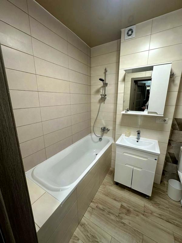 1-Room Apartment in Shevchenkivskyi District with Modern Furnishings