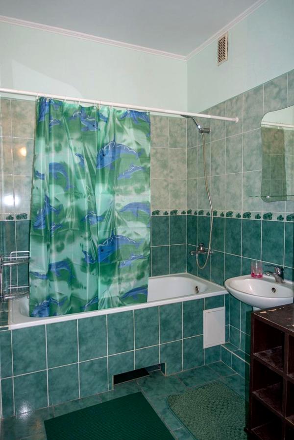 2-Room Apartment near Osokорки Metro, 3 min walk