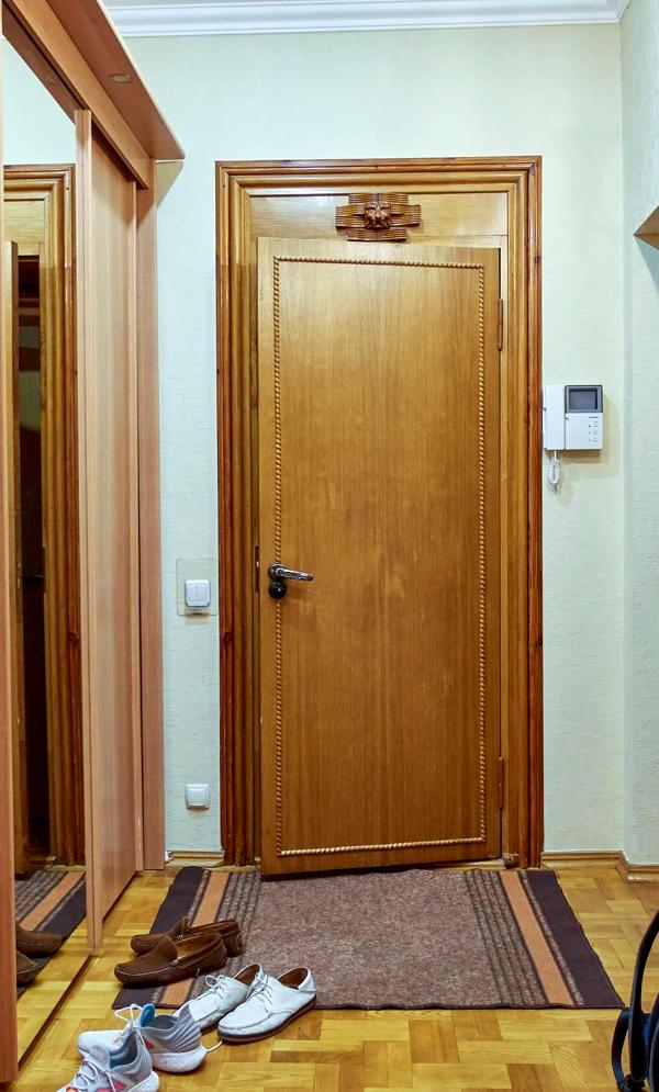 3-Bedroom Apartment on Kruglouniversitetskaya Street