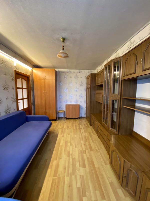 1-Bedroom Apartment Near Chernihivska Metro with Park Proximity