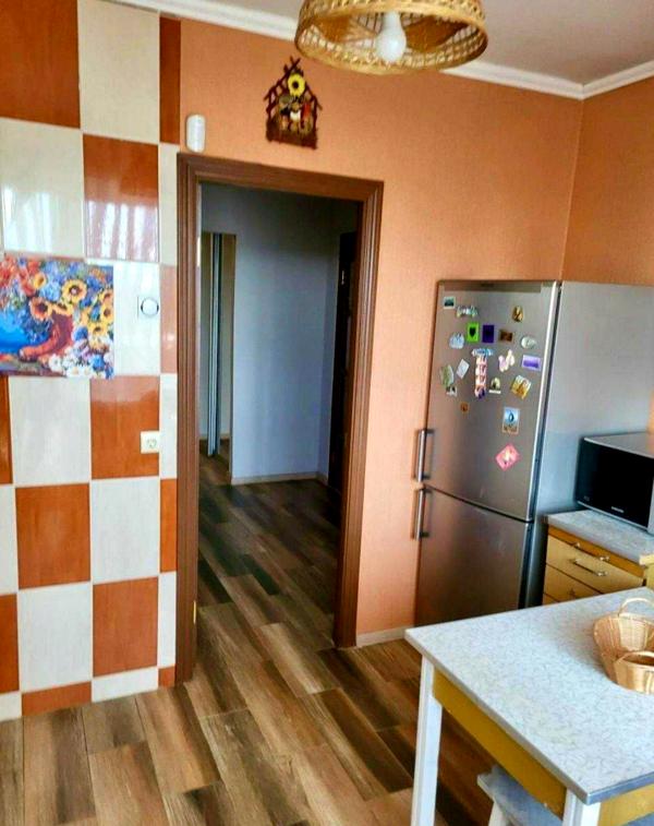 2-bedroom apartment near Akademmistechko metro, fully furnished