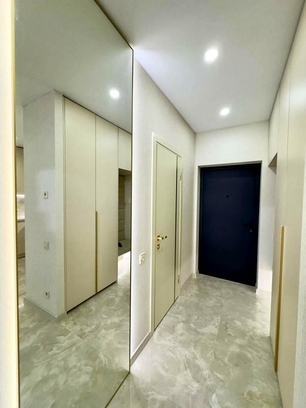 Premium 1-Bedroom Apartment in Avalon Yard Complex, City Center