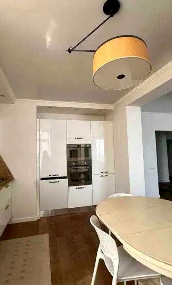 Spacious 2-Room Apartment with Euro Renovation on Vasyl Lypkivskyi Street