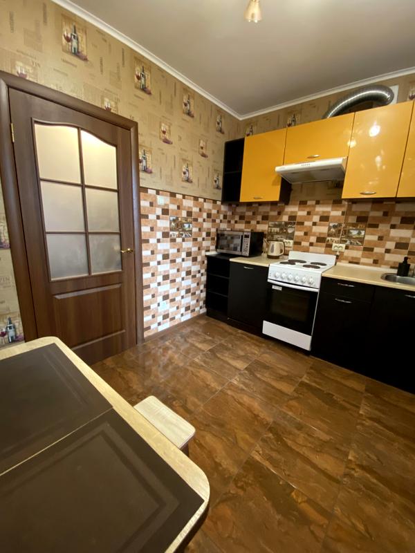Furnished 1-Room Apartment near Poznyaki Metro with Eurorepair