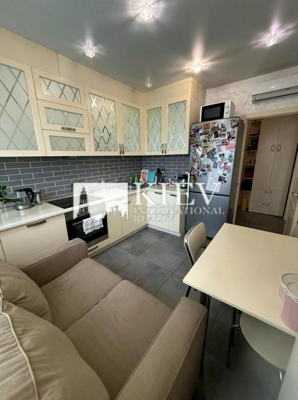 1-Bedroom Apartment in Campus Complex, Nyzhnoklyuchova Street