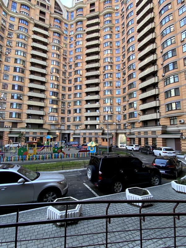 2-Bedroom Apartment in Pechersk, Business Class Building with Excellent Amenities