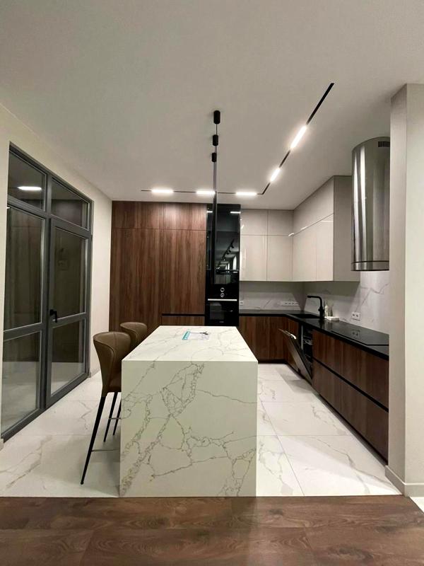 3-Room Apartment in Geneva Complex with Designer Interior