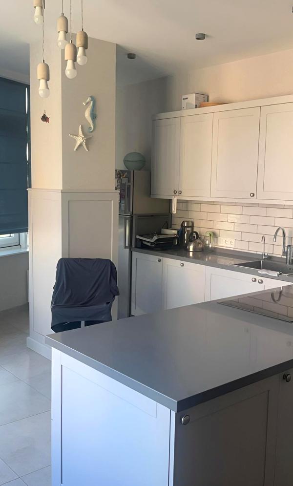 Spacious 3-Bedroom Apartment with Sea View in Resort Area