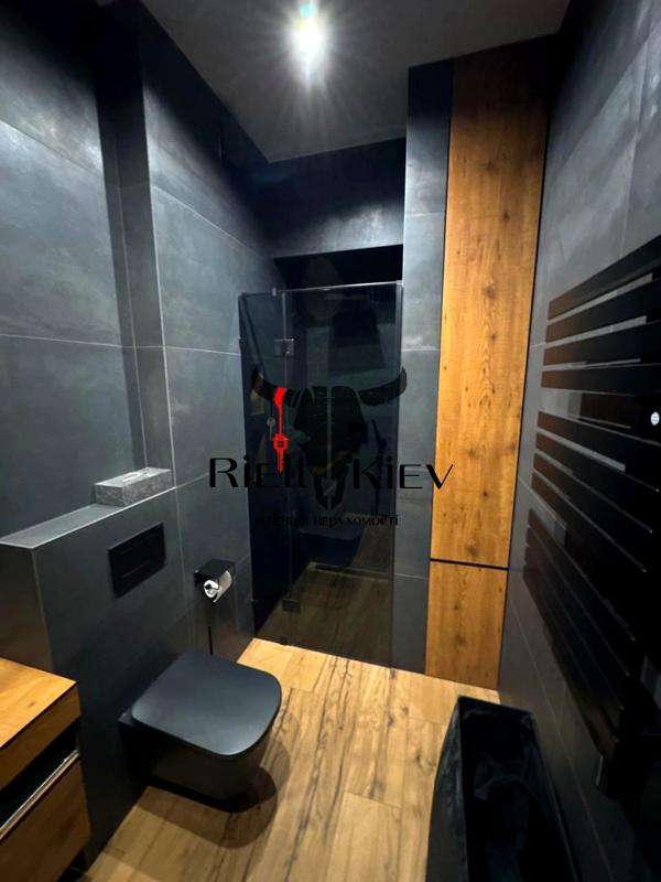 Designer Loft Apartment in City Center near Bessarabsky Market