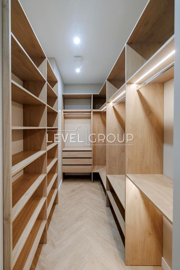 Spacious 1-Bedroom Apartment in Kyiv Center, Near Pechersk Metro
