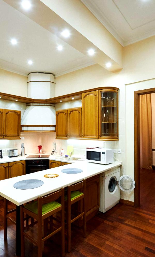 Spacious 4-bedroom apartment in Passage Gallery near Khreshchatyk Metro