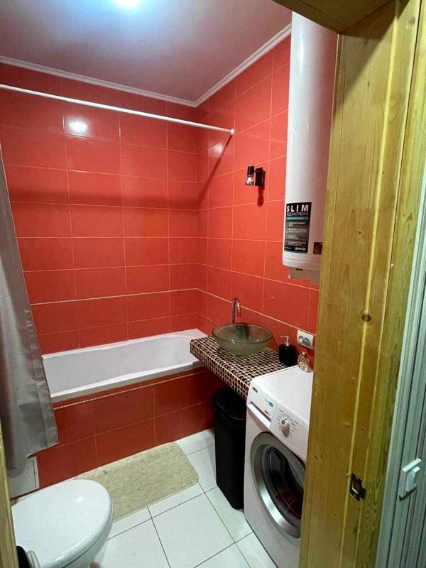 Apartment with Dnipro River View, Near Slavutych Metro